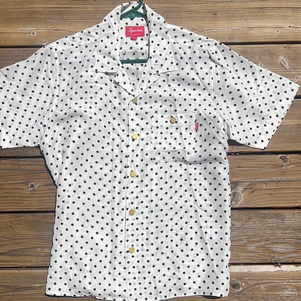 Supreme men’s silk dress shirt, gold colored buttons.